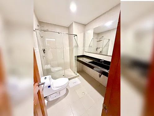 habitaciones para tres personas con baño privado
