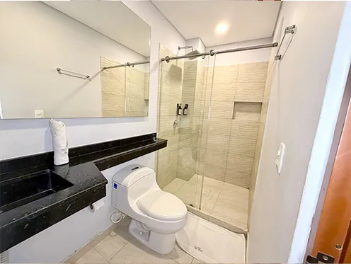 habitacion para dos personas en bocagrande cartagena con baño privado