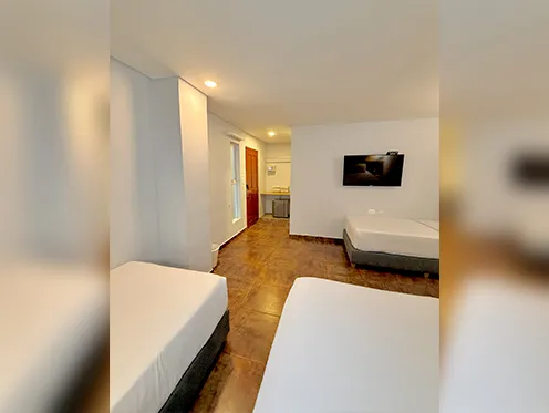 habitacion para cuatro personas en bocagrande cartagena cerca a la playa