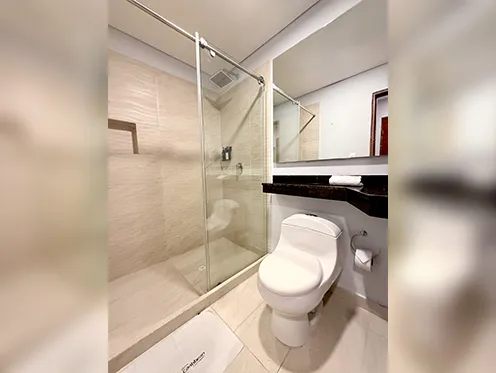 habitacion familiar en bocagrande con baño privado