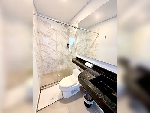 habitacion familiar en bocagrande cartagena con baño privado